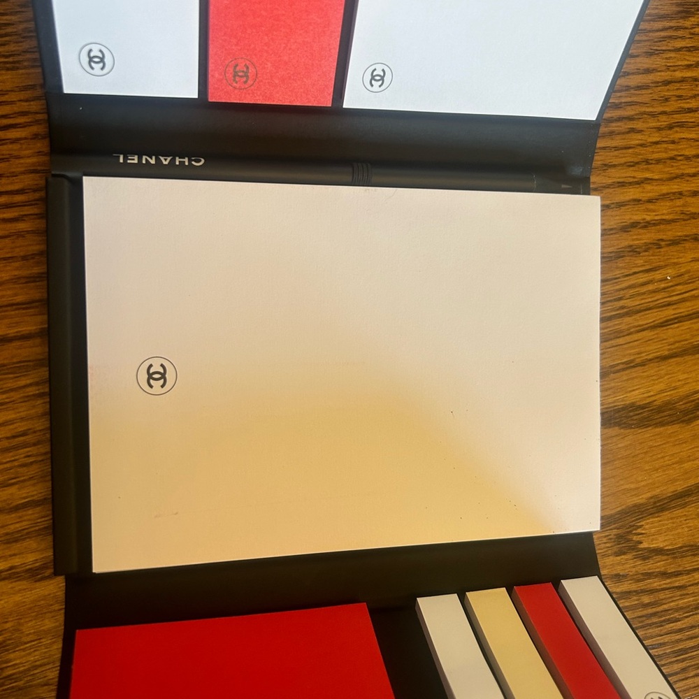 New! CHANEL Sticky Note Set - Picture 6 of 9